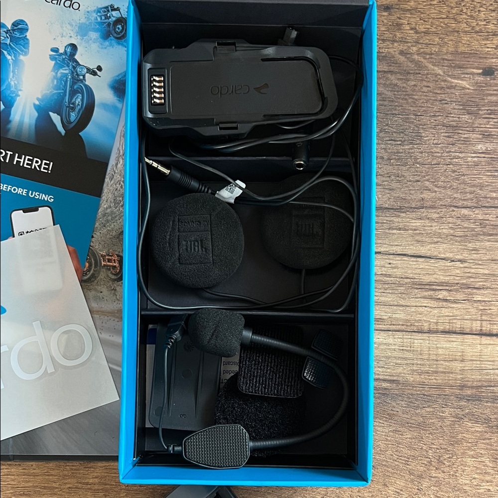 Cardo Packtalk Edge Device and Refreshment Kit - Picture 3 of 5